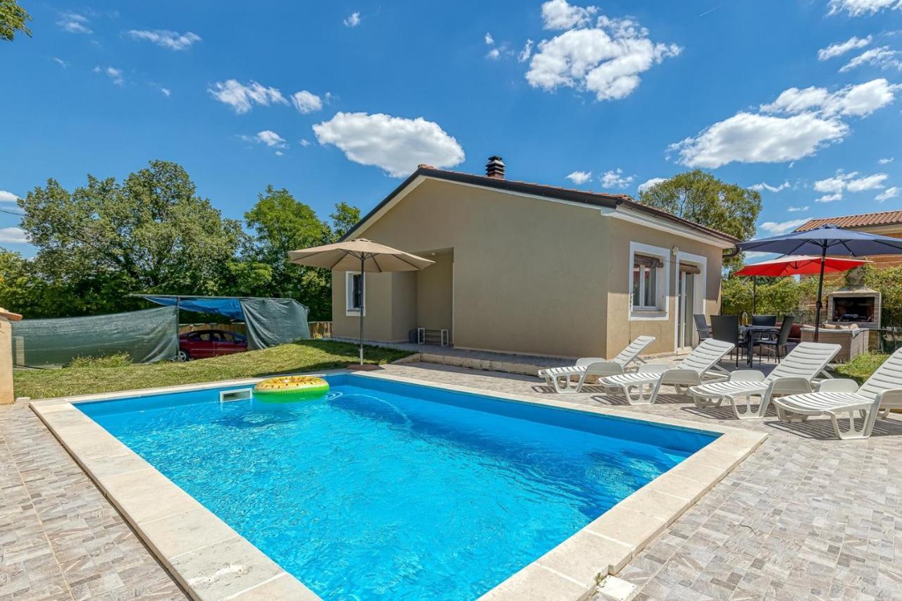Holiday House Mir Kanfanar Εξωτερικό φωτογραφία